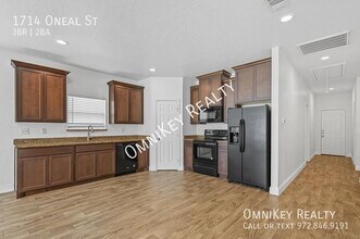 1714 Oneal St in Greenville, TX - Building Photo - Building Photo