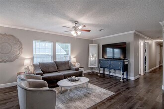 160 Varsity Cir in Huntsville, TX - Building Photo - Building Photo