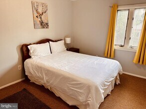 1813 Olmstead Dr in Falls Church, VA - Building Photo - Building Photo