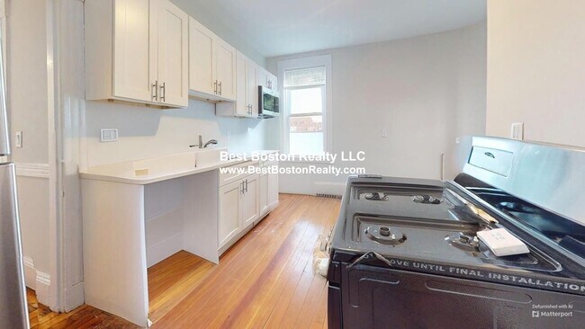 16 R Warren Ave, Unit 3 in Somerville, MA - Foto de edificio - Building Photo