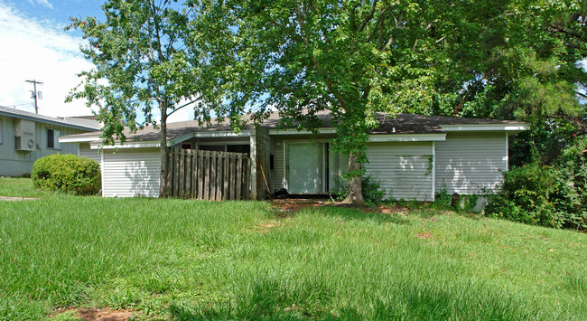 426 Belmont Rd in Tallahassee, FL - Building Photo - Building Photo