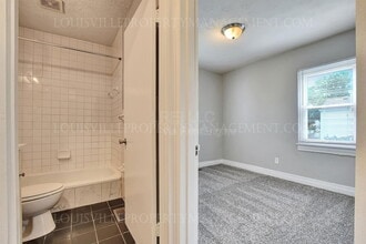 6604 Miles Ave in Louisville, KY - Building Photo - Building Photo