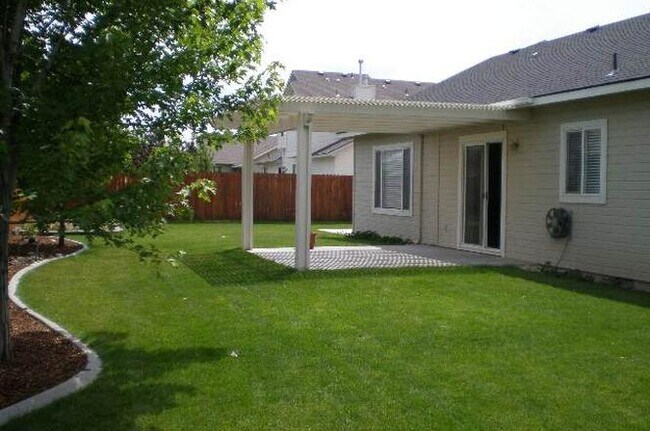 2746 N Springtime Wy in Meridian, ID - Building Photo - Building Photo