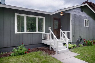 925 3rd Ave W in Kalispell, MT - Foto de edificio - Building Photo