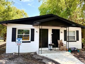3226 Rosselle St in Jacksonville, FL - Building Photo
