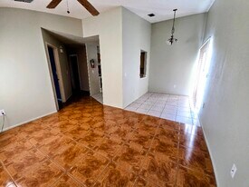 7239 Sky Ct in Spring Hill, FL - Building Photo