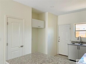 1301 W Garfield Ave, Unit 7859-200 in Alton, TX - Building Photo - Building Photo