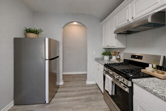 403 Goodyear St in Irving, TX - Building Photo - Building Photo