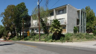 4479 Rockland Pl in La Canada Flintridge, CA - Building Photo