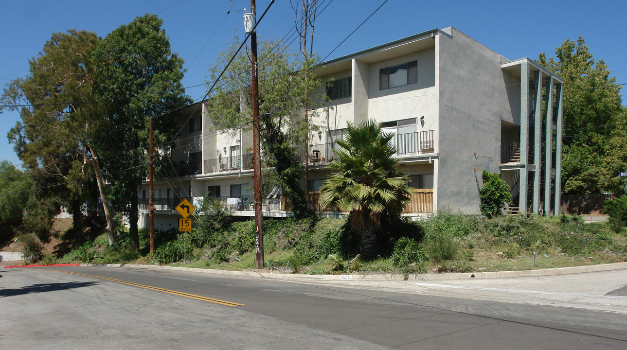 4479 Rockland Pl in La Canada Flintridge, CA - Foto de edificio