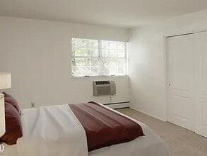 1b Country Club Dr in Manorville, NY - Building Photo - Building Photo