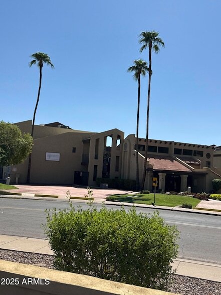 461 W Holmes Ave in Mesa, AZ - Building Photo