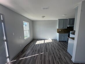 21 Dunlap St, Unit B in Brownsville, TX - Building Photo - Building Photo