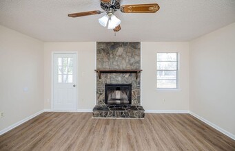 150 Thomas Dr in Martinez, GA - Building Photo - Building Photo