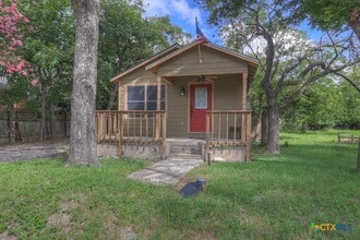 1630 Katy St in New Braunfels, TX - Building Photo - Building Photo