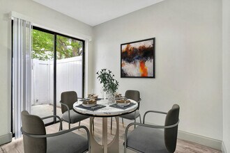 Temple Crest Townhomes in Tampa, FL - Building Photo - Building Photo