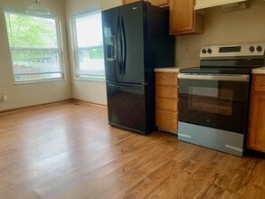 7248 Stonefall Ct in Reynoldsburg, OH - Building Photo - Building Photo