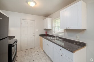 3302 Beck St in Greensboro, NC - Foto de edificio - Building Photo