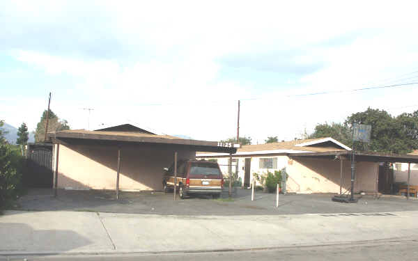 11125-11131 1/2 Schmidt Rd in El Monte, CA - Foto de edificio - Building Photo