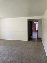 1080 Vista Ave SE in Salem, OR - Building Photo - Building Photo