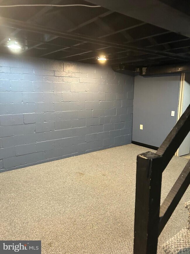 6816 Conley St photo'