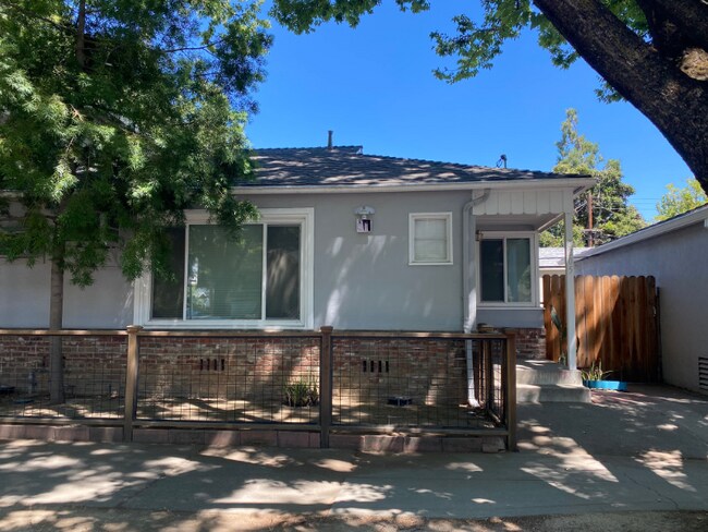 2205 18th St in Sacramento, CA - Building Photo - Building Photo