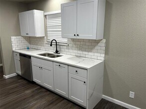 220 N Bernice Dr in Garland, TX - Building Photo - Building Photo