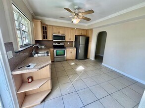 724 Moffett St in Hallandale Beach, FL - Building Photo - Building Photo