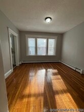 44 Estes St in Lynn, MA - Foto de edificio - Building Photo