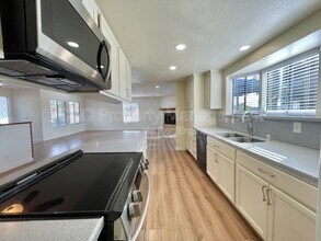 24037 Gymkhana Rd in Ramona, CA - Building Photo - Building Photo