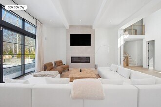 14 Rutland Rd in East Hampton, NY - Building Photo - Building Photo