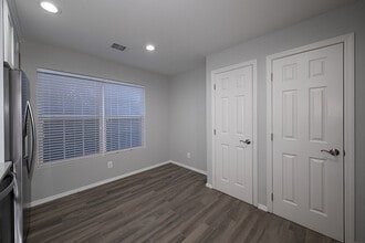 Fairfield At Ronkonkoma in Ronkonkoma, NY - Foto de edificio - Building Photo