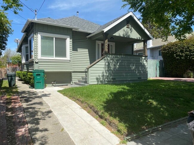 property at 840 Aileen St