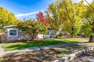 298 S Hartson St in Napa, CA - Building Photo - Building Photo