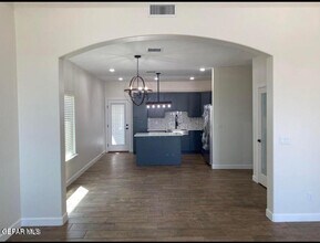 453 Sun Temple Rd in Socorro, TX - Building Photo - Building Photo