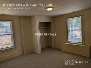 250 W Water St in Harrisonburg, VA - Building Photo - Building Photo