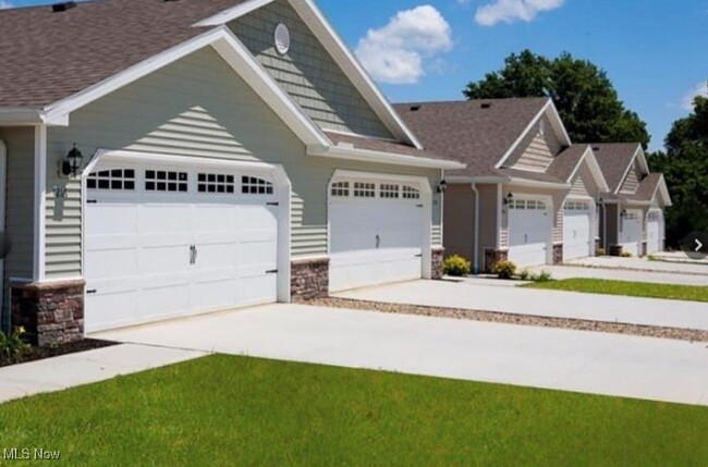 7019 Condor Dr in North Ridgeville, OH - Building Photo - Building Photo