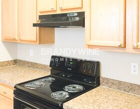 8436 Kona Ave in Jacksonville, FL - Foto de edificio - Building Photo