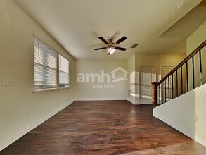 921 Tan Tara Trl in Jacksonville, FL - Building Photo - Building Photo