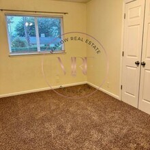 48 Las Plumas Way in Oroville, CA - Building Photo - Building Photo