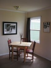 645 Hamilton Ave in Seaside, CA - Foto de edificio - Building Photo