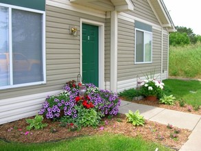 Park Meadows Apartments in New Richmond, WI - Building Photo - Building Photo