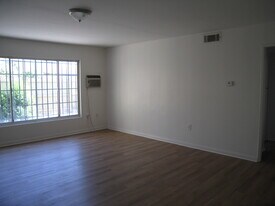 2378 Chanslor St, Unit 3 in Pomona, CA - Building Photo