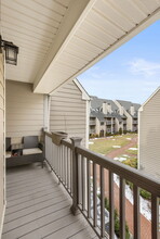 304 River Renaissance in East Rutherford, NJ - Building Photo - Building Photo