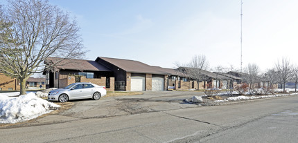 Cumberland Condominiums in Southfield, MI - Building Photo - Building Photo