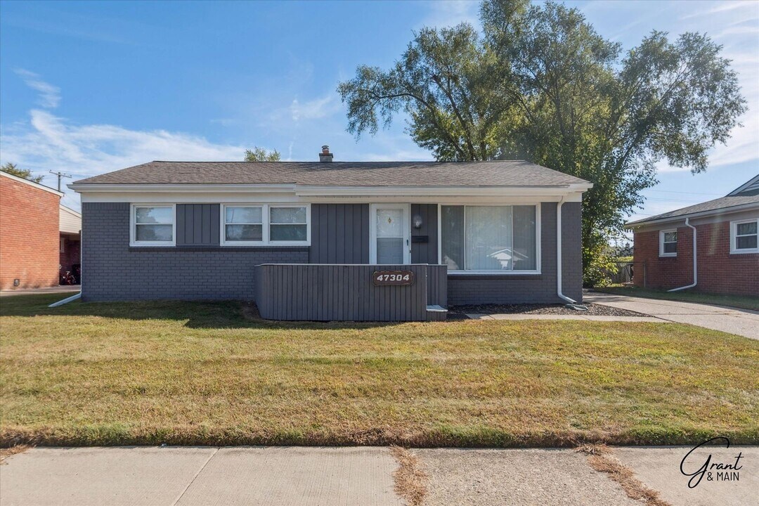 47304 Jeffry St in Shelby Township, MI - Building Photo