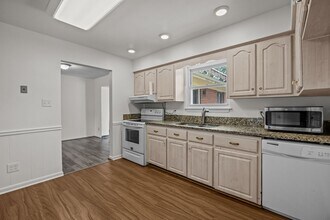 4960 Narragansett Dr in Virginia Beach, VA - Building Photo - Building Photo