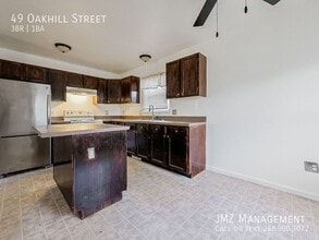 49 Oakhill St in Pontiac, MI - Building Photo - Building Photo