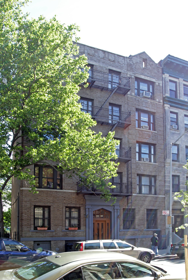 429-431 W 154th St in New York, NY - Building Photo - Building Photo