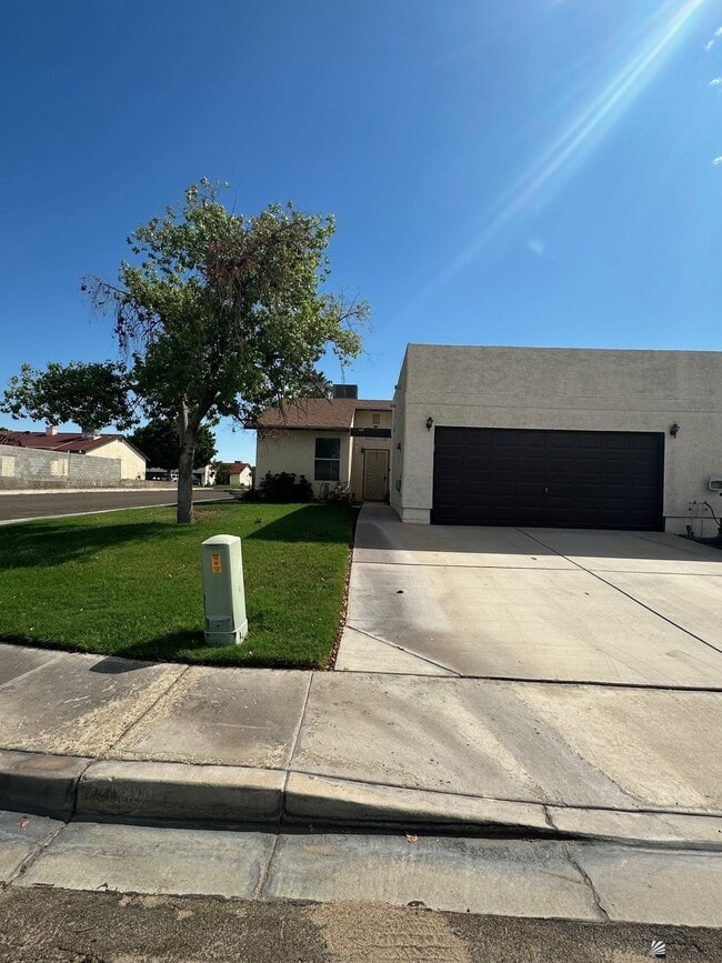 property at 1605 W Santa Maria Way